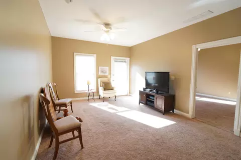 Living - 528 E Walnut, Danville, KY 40422 photo 2 of 3