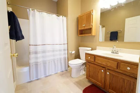 Bath - 528 E Walnut, Danville, KY 40422 photo 2 of 2