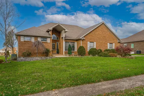 104 Royal Oak Dr, Winchester, KY 40391