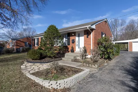 965 Della Dr, Lexington, KY 40504