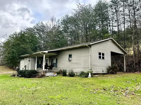 1216 E Highway 1376, East Bernstadt, KY 40729