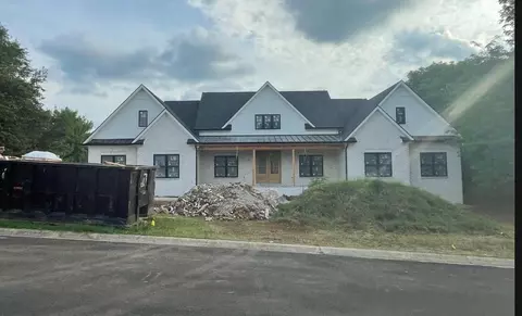 209 Helmsley Ln, Versailles, KY 40383