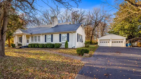 431 Meadow Ln, Danville, KY 40422