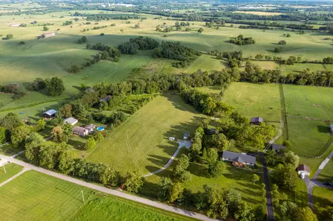 5750 Van Meter Rd, Winchester, KY 40391 photo 2