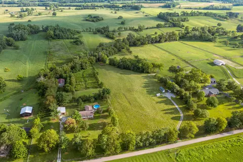 5750 Van Meter Rd, Winchester, KY 40391