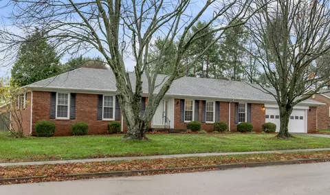 3359 Snaffle Rd, Lexington, KY 40513