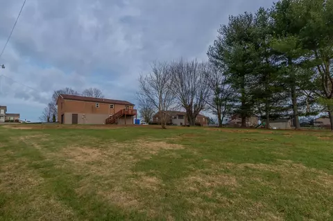 Exterior - 61 Longview Ct, Lancaster, KY 40444 photo 11 of 21