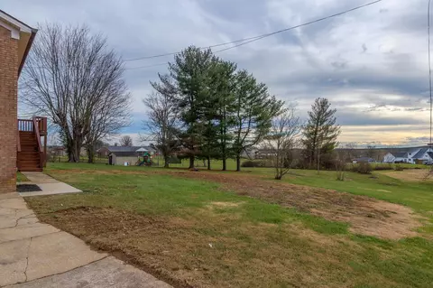 Exterior - 61 Longview Ct, Lancaster, KY 40444 photo 14 of 21