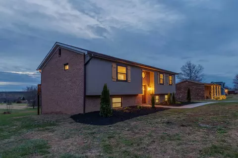 Exterior - 61 Longview Ct, Lancaster, KY 40444 photo 3 of 21