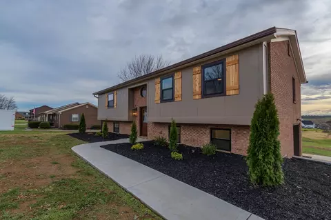 Exterior - 61 Longview Ct, Lancaster, KY 40444 photo 10 of 21