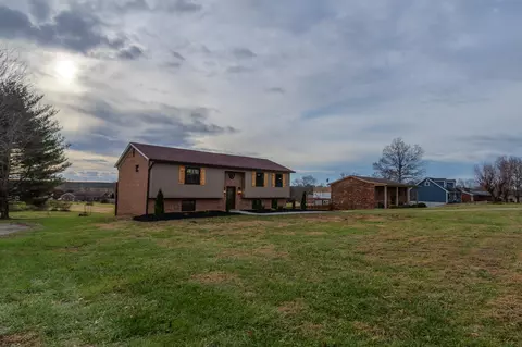 Exterior - 61 Longview Ct, Lancaster, KY 40444 photo 9 of 21