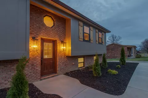 Exterior - 61 Longview Ct, Lancaster, KY 40444 photo 5 of 21
