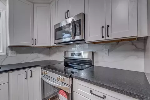 Kitchen - 61 Longview Ct, Lancaster, KY 40444 photo 6 of 6
