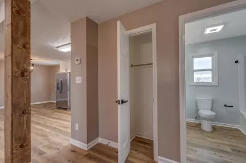 Entry Way - 61 Longview Ct, Lancaster, KY 40444 photo 9 of 20