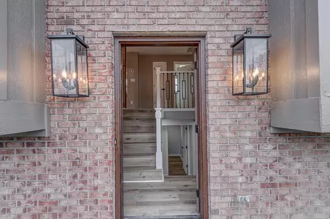 Entry Way - 61 Longview Ct, Lancaster, KY 40444 photo 1 of 20