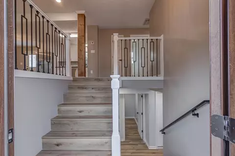 Entry Way - 61 Longview Ct, Lancaster, KY 40444 photo 2 of 20