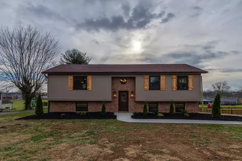 Exterior - 61 Longview Ct, Lancaster, KY 40444 photo 7 of 21