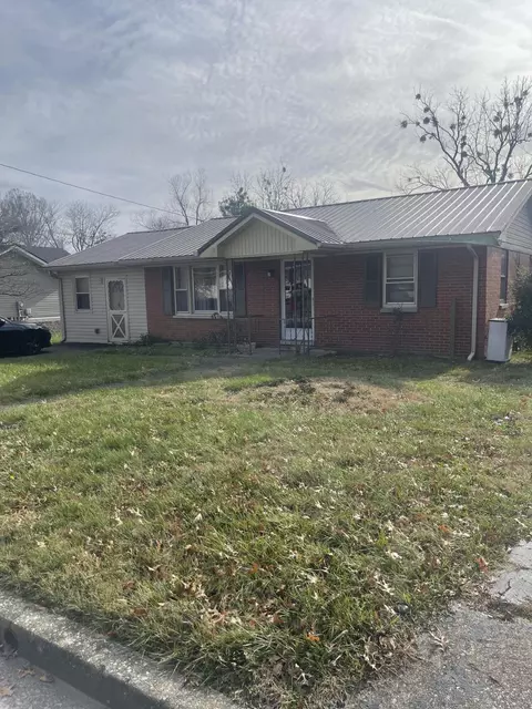 105 Davis St, Berea, KY 40403