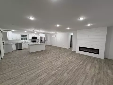 Living - 1508 Palmer St, Corbin, KY 40701 photo 4 of 4