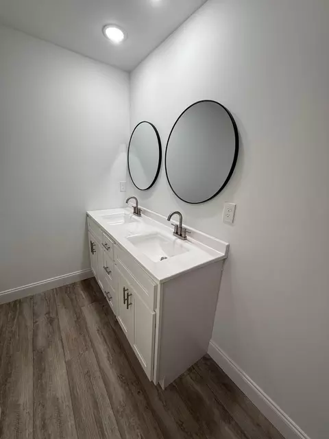 Bath - 1508 Palmer St, Corbin, KY 40701 photo 4 of 4