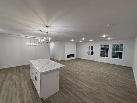 Living - 1508 Palmer St, Corbin, KY 40701 photo 2 of 4