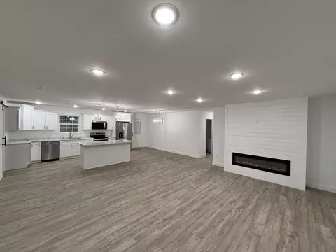 Living - 1508 Palmer St, Corbin, KY 40701 photo 1 of 4