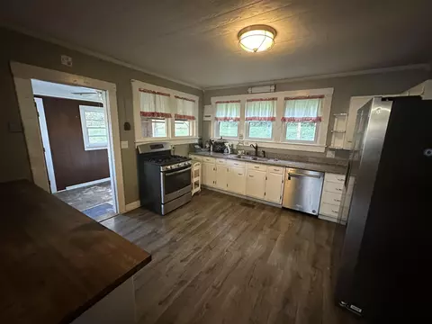Kitchen - 15 S Fork S Road Rd, Stanton, KY 40380 photo 1 of 2