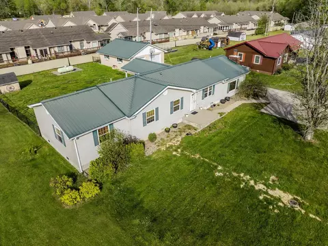 99 Carl Rd, Grayson, KY 41143