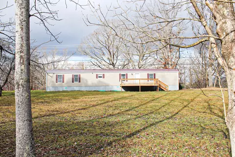 484 Filter Plant Rd, East Bernstadt, KY 40729