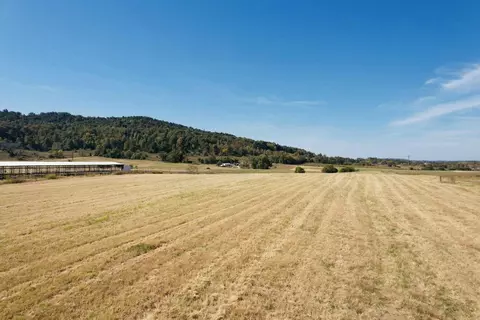 22 Elihu Cabin Hollow Rd, Somerset, KY 42501