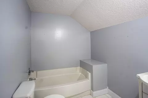 Bath - 20 Timber Ridge Way, Corbin, KY 40701 photo 5 of 6