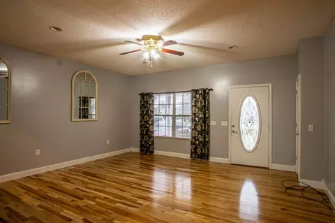 Living - 20 Timber Ridge Way, Corbin, KY 40701 photo 3 of 4