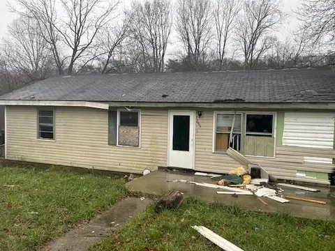 265 Lincoln Ave, Irvine, KY 40336
