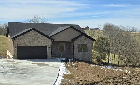 1651 Camp Kennedy B Rd, Lancaster, KY 40444