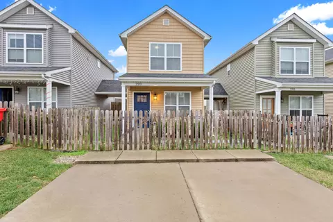 220 Perry Dr, Nicholasville, KY 40356