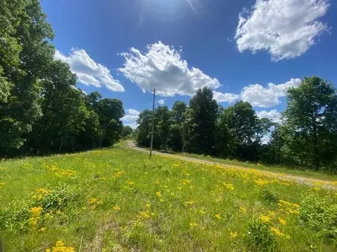 4 15 Davidson Rd, Burkesville, KY 42717
