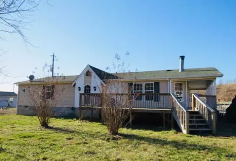 74 Justin Ave, Chavies, KY 41727