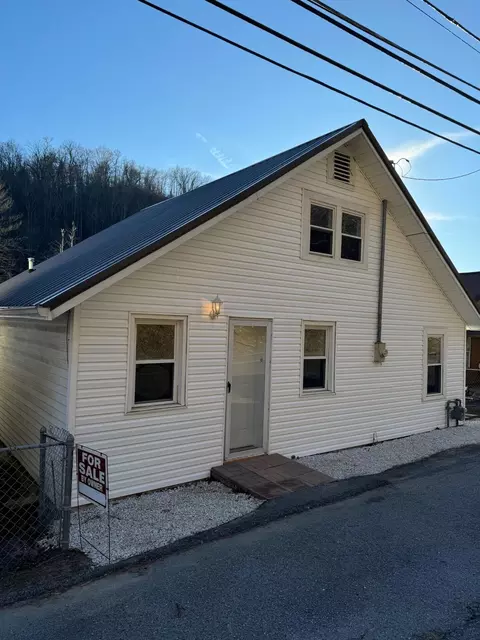 462 E Main St, Inez, KY 41224 photo 1
