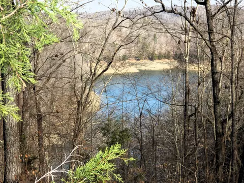 136 W Willow Point Rd, Monticello, KY 42633