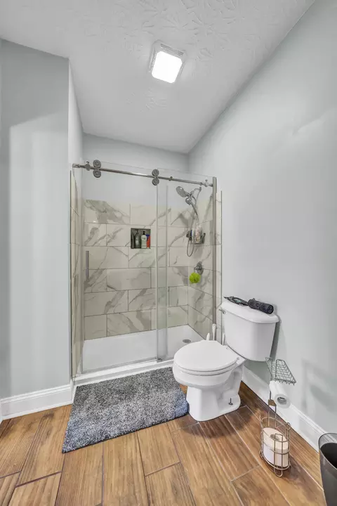 Bath - 37 Grayson Dr, Morehead, KY 40351 photo 4 of 5