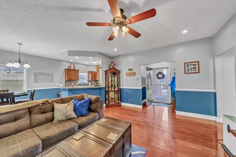 Entry Way - 37 Grayson Dr, Morehead, KY 40351 photo 1 of 2