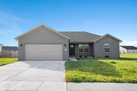 112 Stillwater Dr, Berea, KY 40403