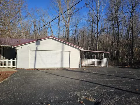 Exterior - 600 Frankfort School Rd, Corbin, KY 40701 photo 4 of 9