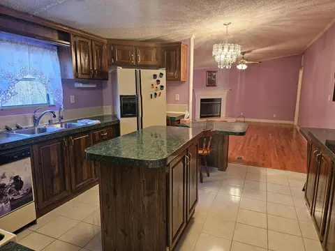 Kitchen - 600 Frankfort School Rd, Corbin, KY 40701 photo 2 of 3