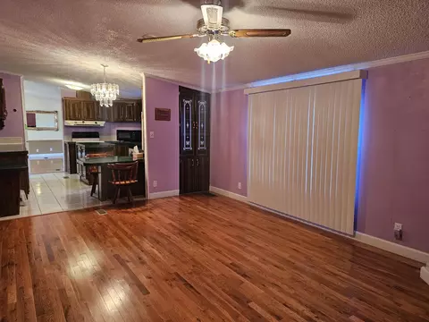 Living - 600 Frankfort School Rd, Corbin, KY 40701 photo 4 of 6