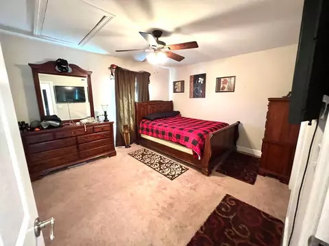 Bedroom - 46 Old Flat Lick Rd, Flat Lick, KY 40935 photo 1 of 1