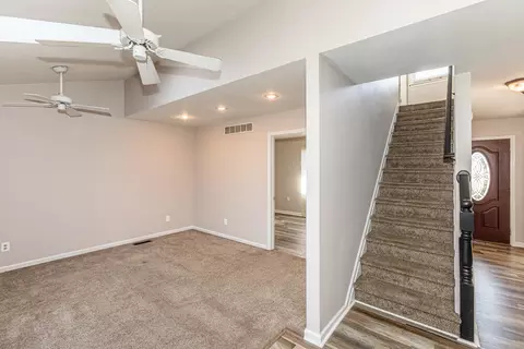 Living - 125 Harborside Ct, Georgetown, KY 40324 photo 7 of 9