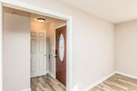 Entry Way - 125 Harborside Ct, Georgetown, KY 40324 photo 2 of 5