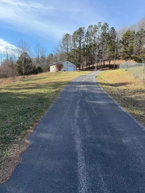 115 Dean Rd, Mckee, KY 40447 photo 3