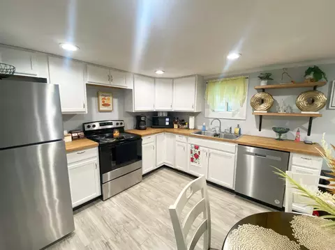 Kitchen - 211 W Hinkle St, Corbin, KY 40701 photo 1 of 2